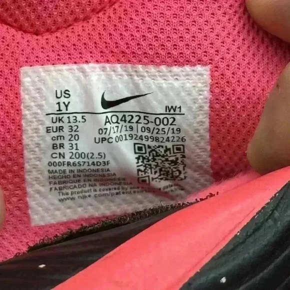 Nike Team Hustle D9 Kids Size 1Y Pink Black Basketball Shoes AQ4225-002 - Picture 8 of 8